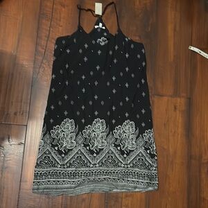 Black and White Floral Women's Top